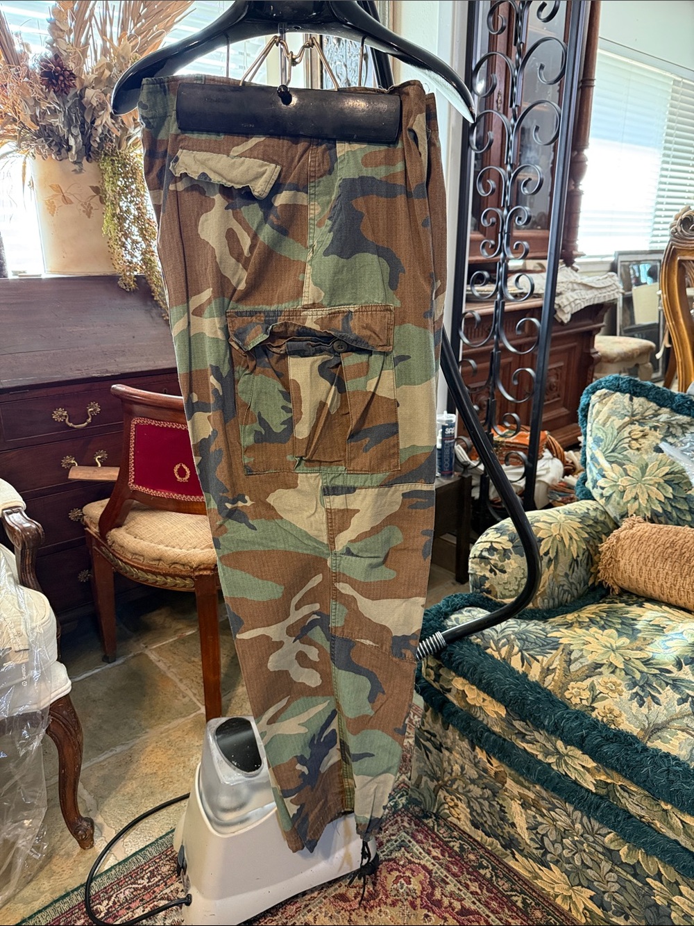 Men's Camo Cargo Pants - Multicolor Camouflage
